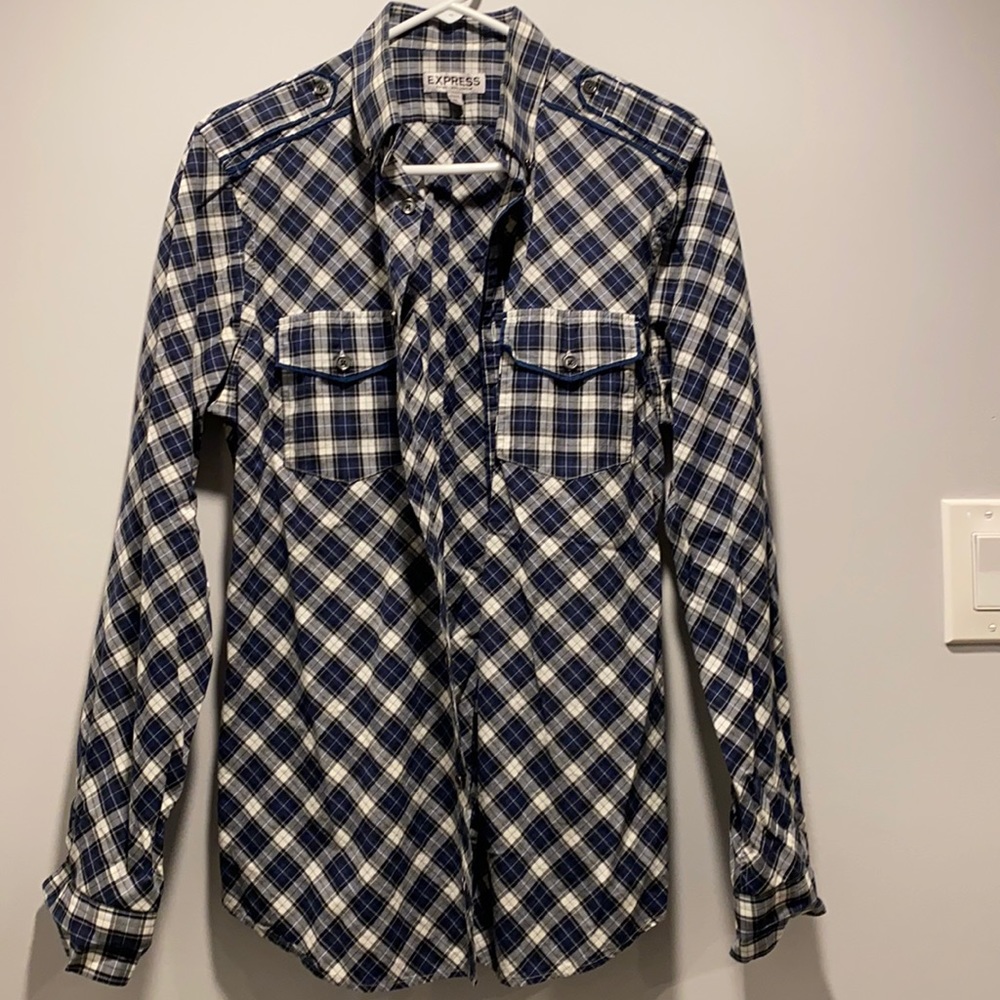 Express button down size M